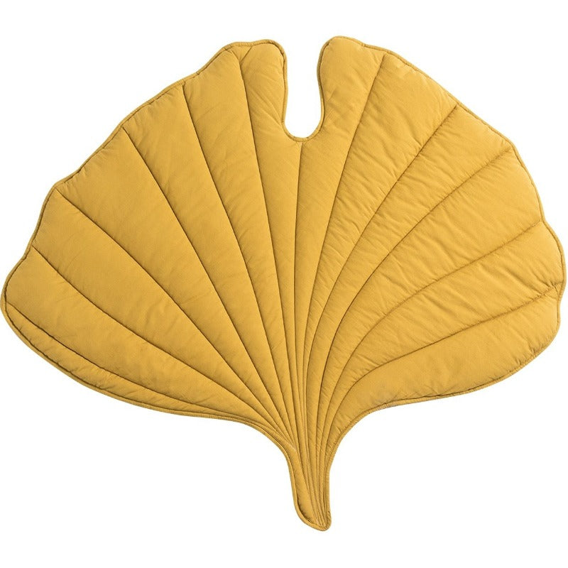 Quilted Leaf Shape Mat - Oak Eucalyptus Maple Matsuba